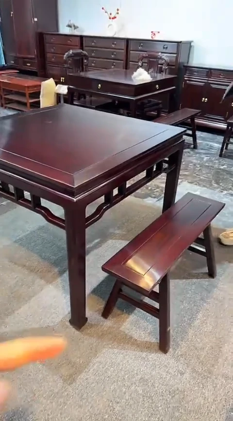 黑酸枝木类家具1八仙桌+4长凳
