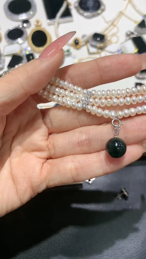 【闪购商品】翡翠吊坠(赠链)18K金镶嵌25多人多样性随机发货1件