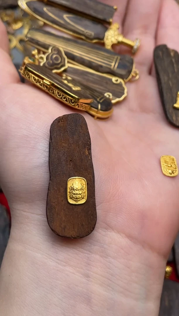 沉香吊坠沉香吊坠4