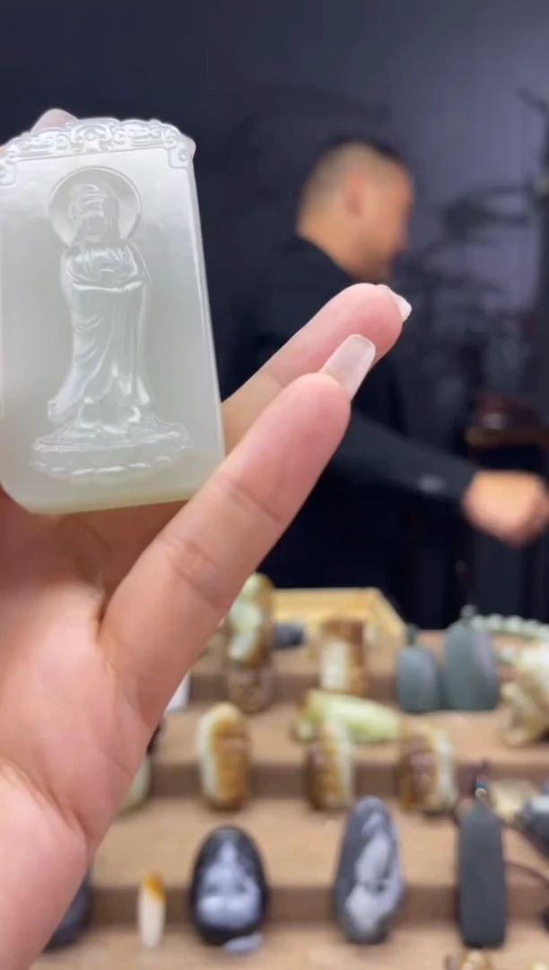 颈饰未镶嵌和田玉1