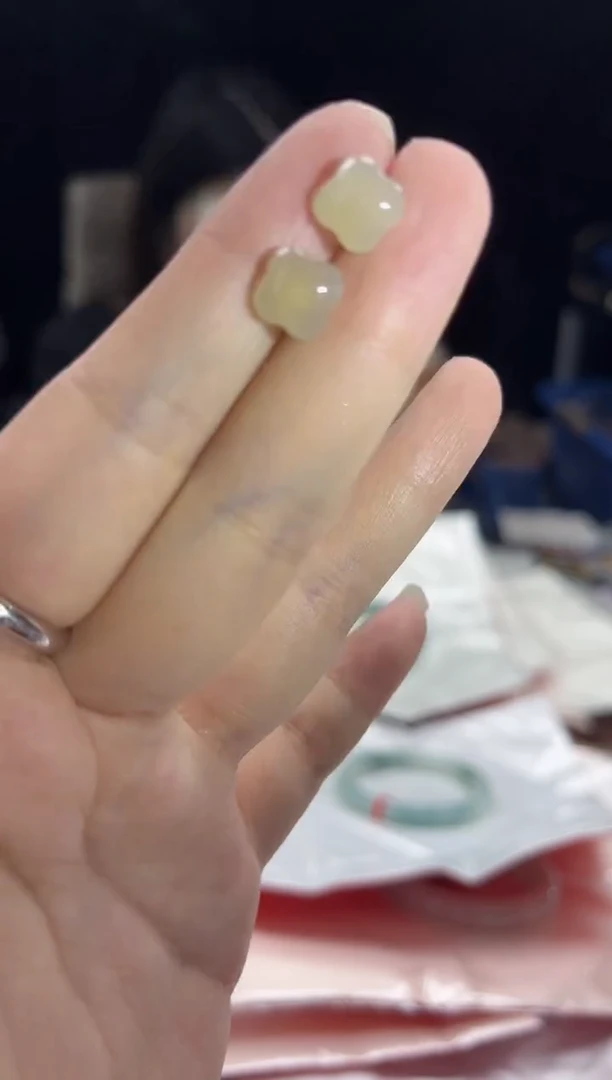 和田玉未镶嵌耳饰0449539903