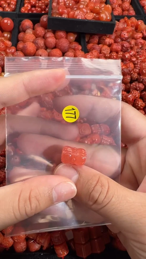 南红玛瑙未镶嵌颈饰11