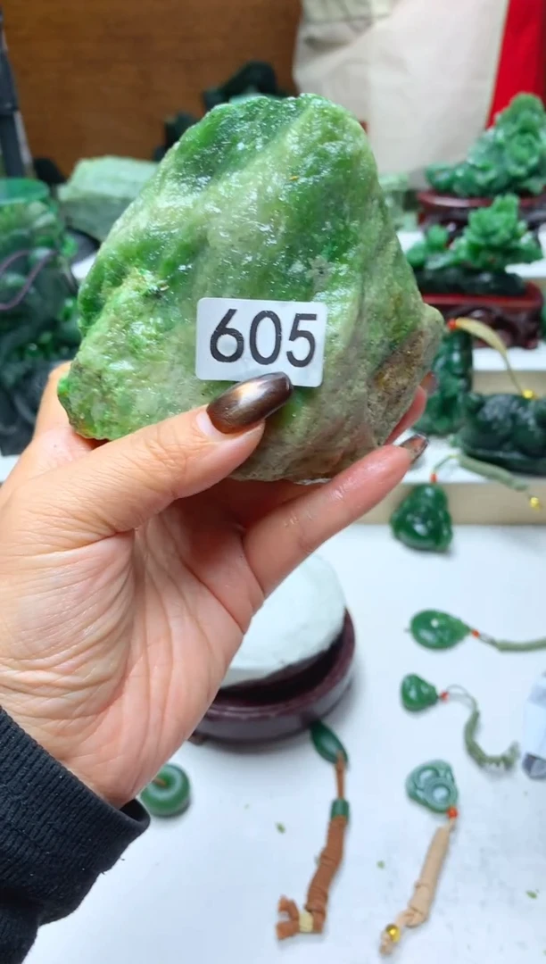 未镶嵌和田玉摆件1