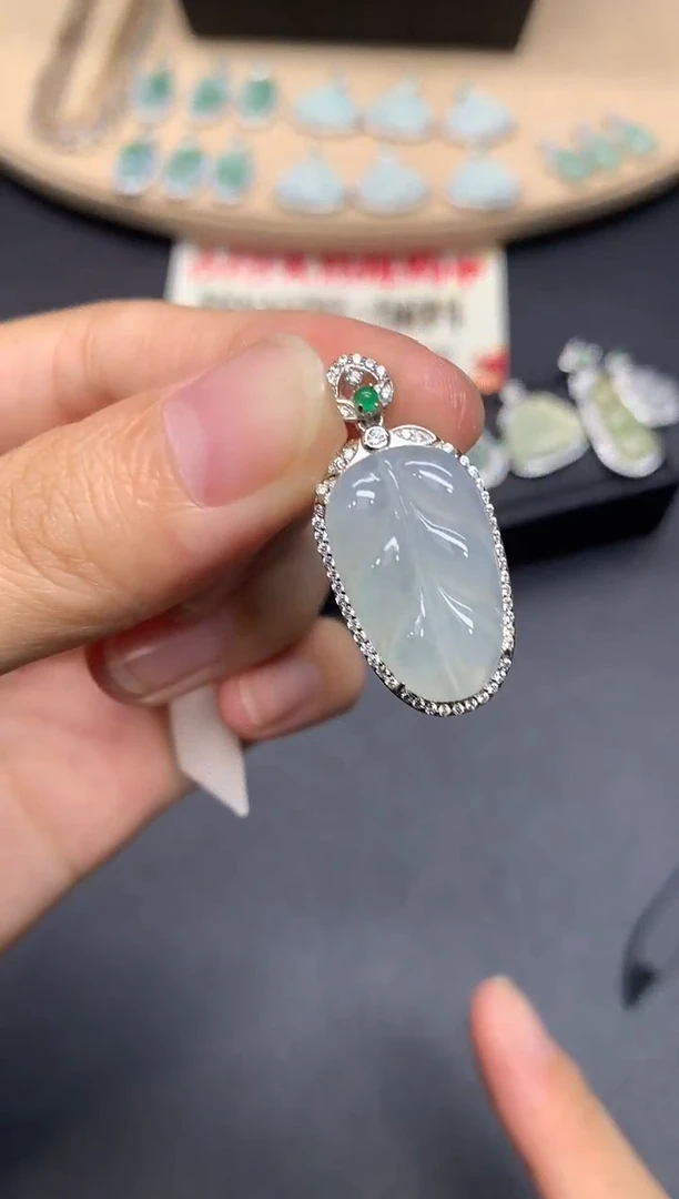 翡翠银S925镶嵌吊坠(不含链)叶子【多样性发其一】