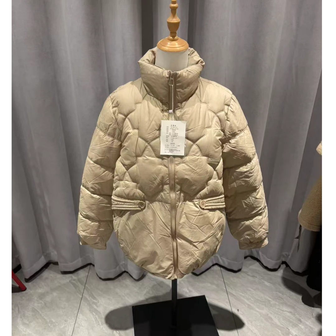 卡其色短款棉服轻薄款可以穿到130斤身高不限制 聚酯纤维填充