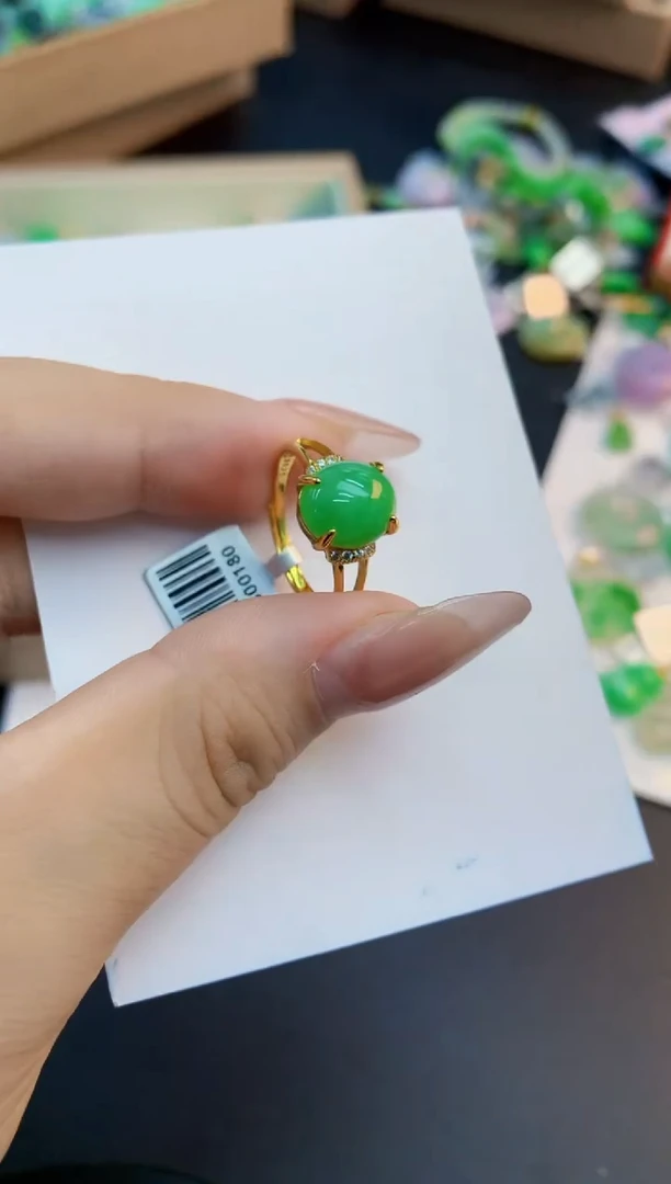 翡翠未镶嵌颈饰1