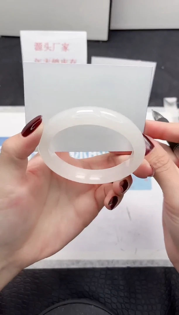 【闪购商品】石英质玉手镯未镶嵌106-58