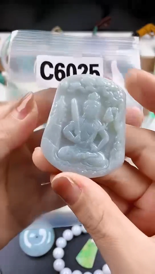 颈饰未镶嵌翡翠天然翡翠吊坠挂件
