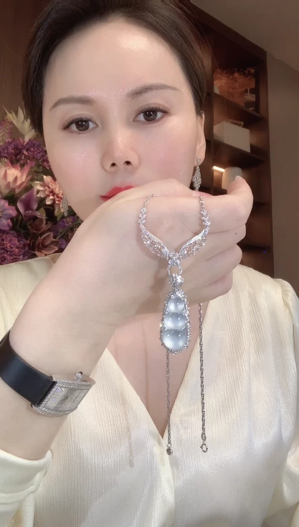吊坠(不含链)18K金镶嵌翡翠A85