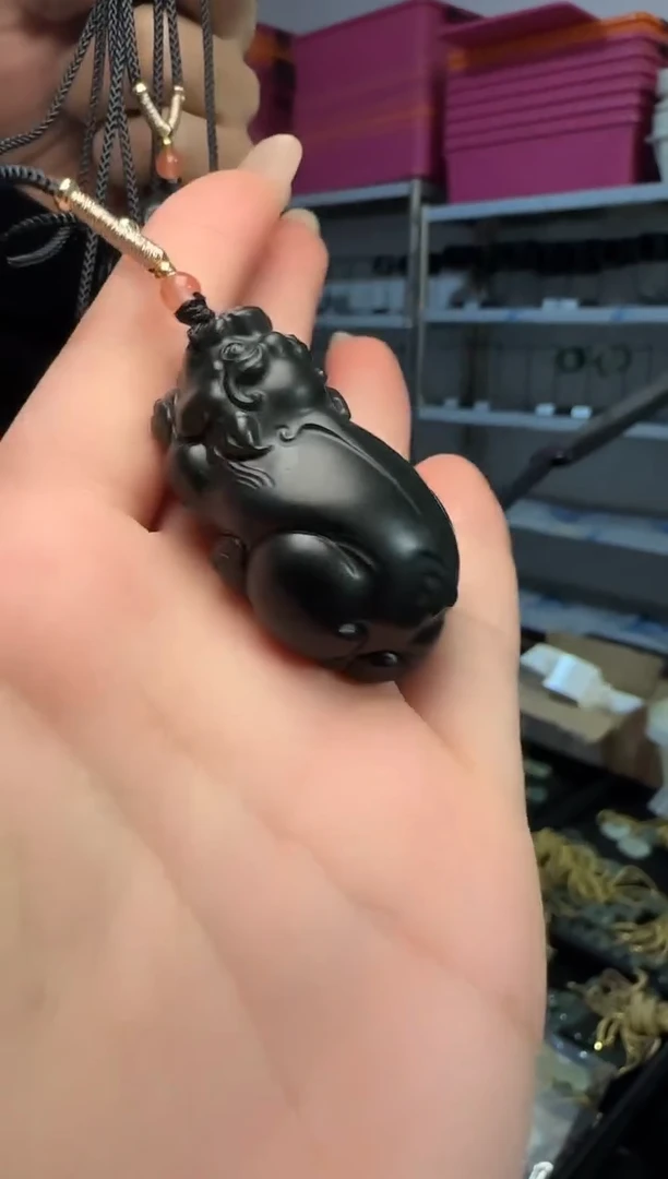 颈饰未镶嵌和田玉青玉貔貅吊坠