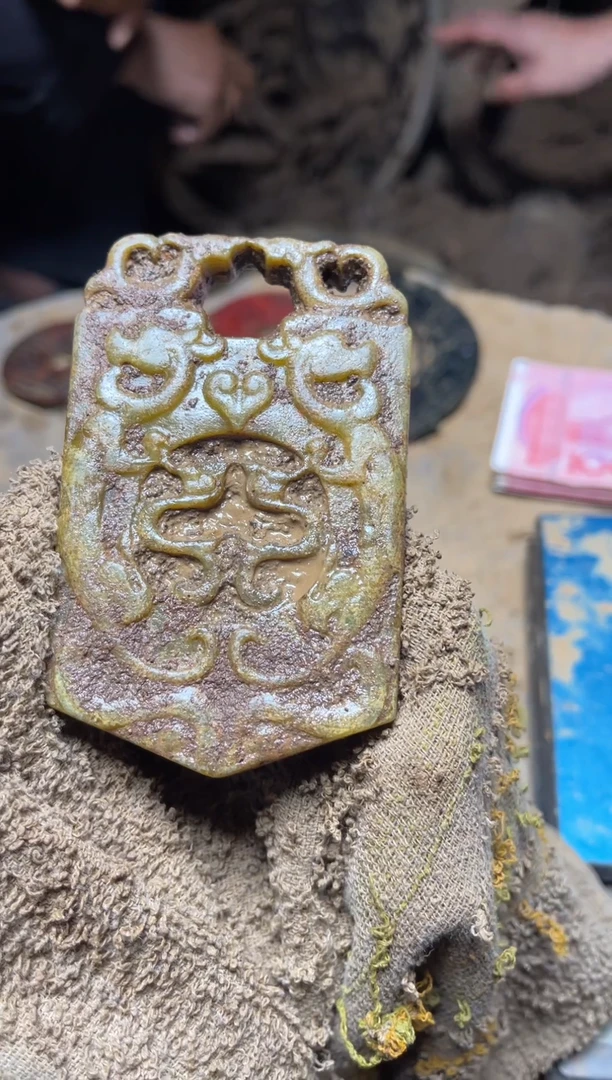 和田玉（糖玉）未镶嵌颈饰021374698558945057