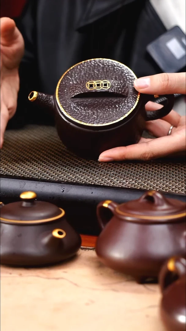 茶壶紫砂四号井茄皮紫泥描金新款锤纹汉瓦160cc