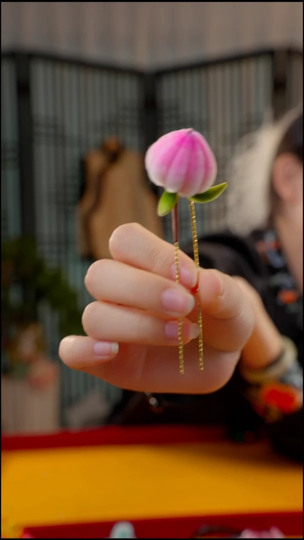 刺绣非遗苏绣绒花饰品