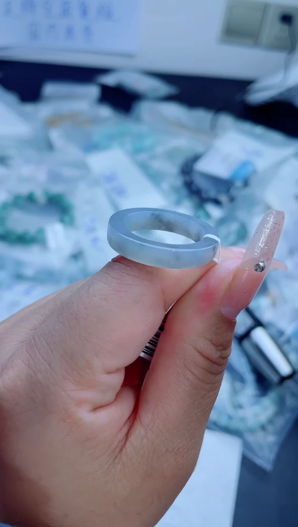 翡翠戒指未镶嵌戒圈