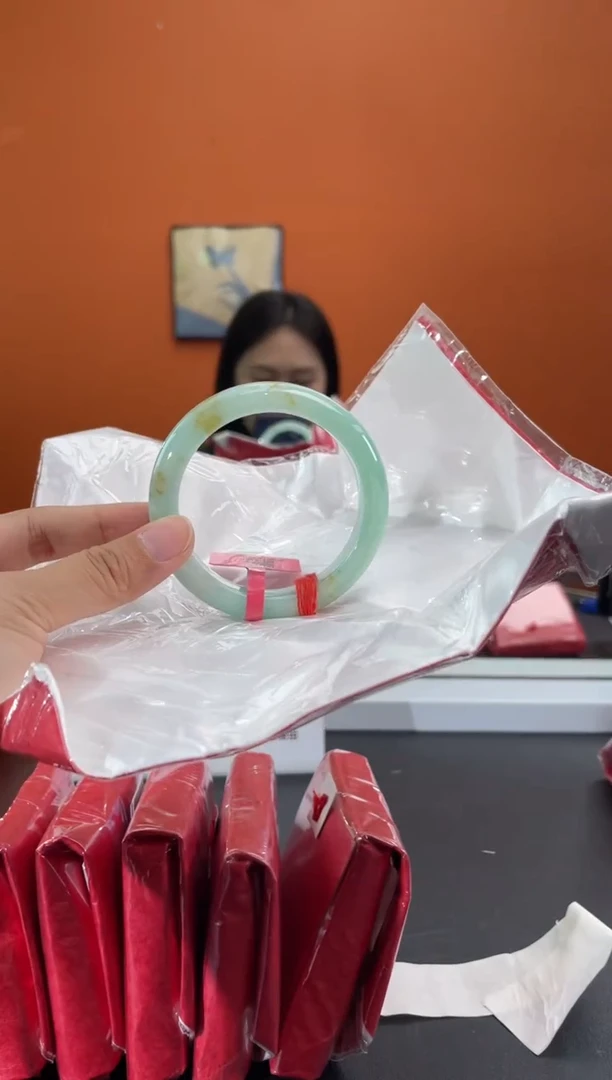 未镶嵌手镯翡翠4