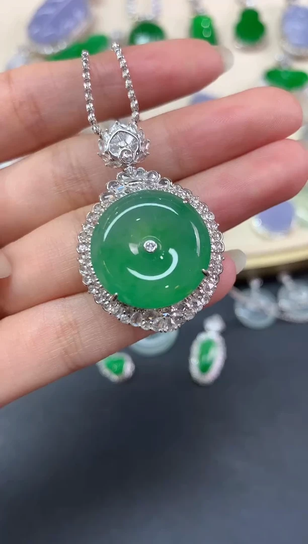 吊坠(不含链)18K金镶嵌翡翠染*吊坠(不含链)|68000