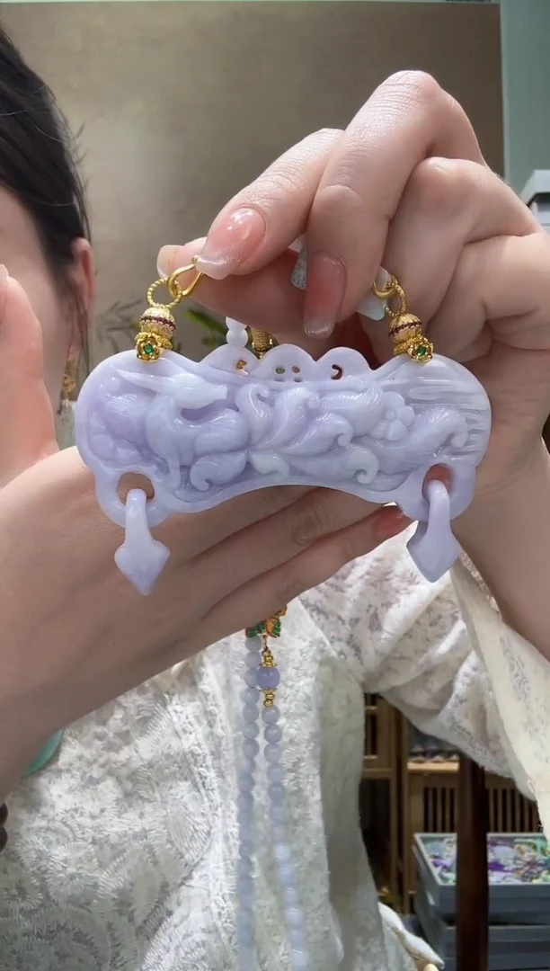 翡翠未镶嵌颈饰吊坠