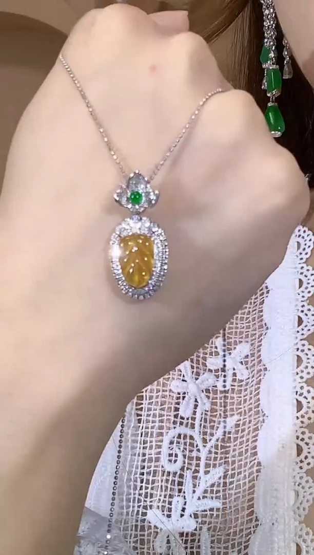 吊坠(不含链)18K金镶嵌翡翠S9