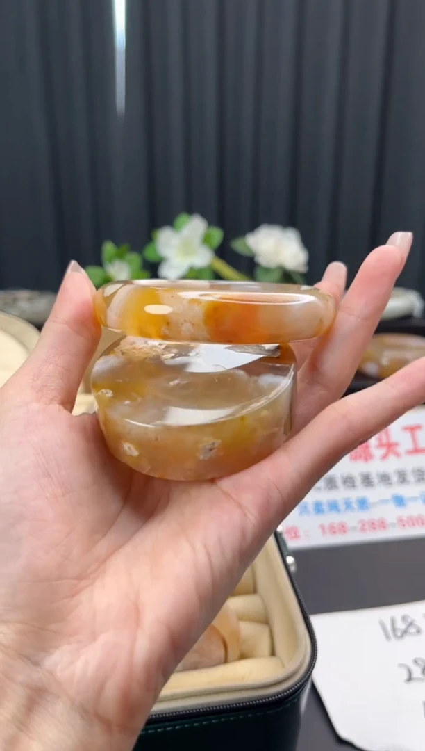 未镶嵌手镯石英质玉赠送镯心（59圈口）