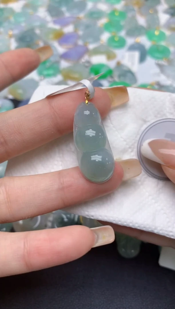 翡翠18K金镶嵌颈饰天然缅甸A货翡翠