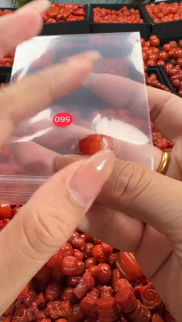 颈饰未镶嵌南红玛瑙1