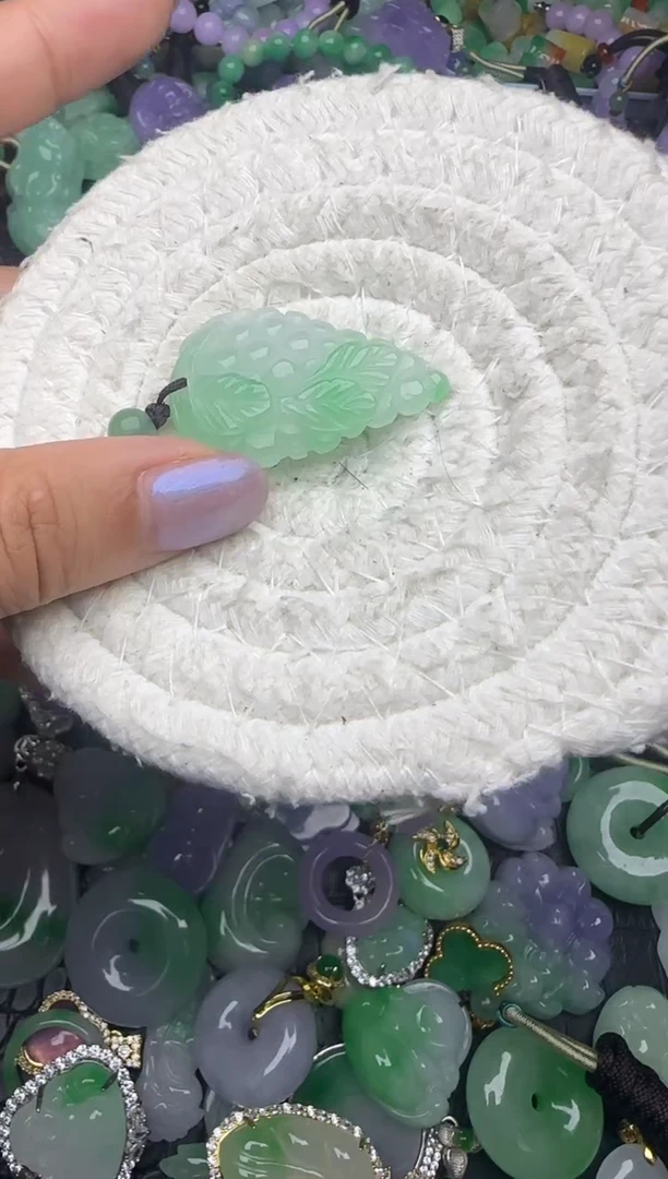 颈饰未镶嵌翡翠缅甸翡翠吊坠