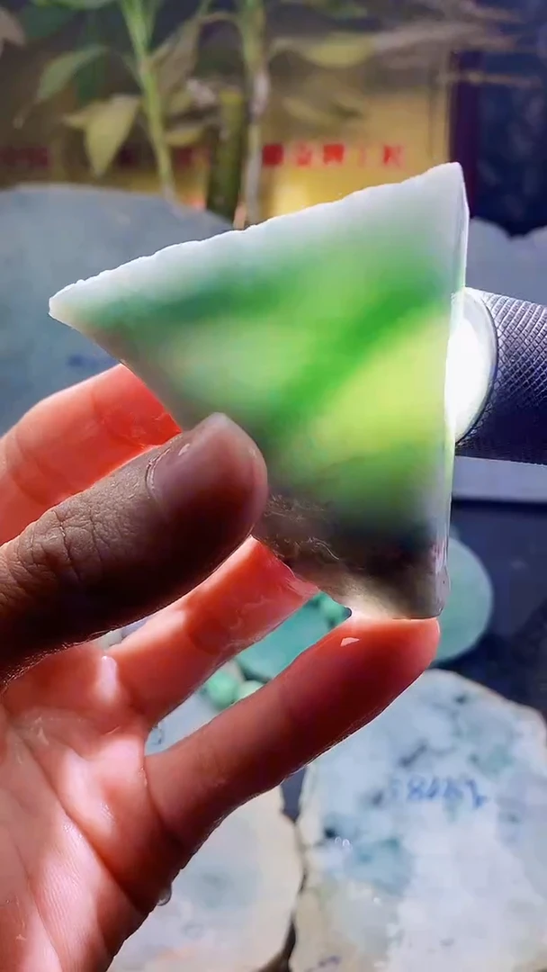 未镶嵌挂件翡翠小雨401