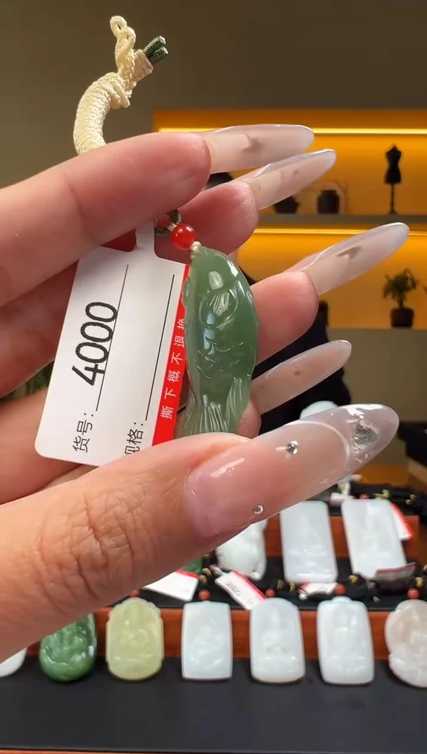 颈饰未镶嵌和田玉1