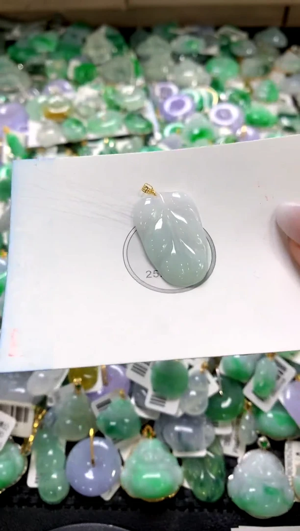 颈饰18K金镶嵌翡翠111111111111111111