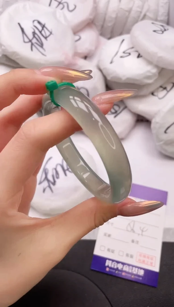 【闪购商品】石英质玉手镯未镶嵌24L285-56