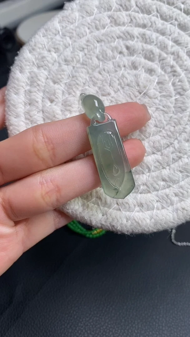 定制翡翠未镶嵌环环牌子
