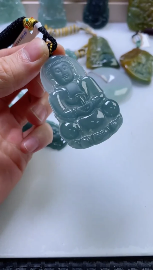 翡翠未镶嵌颈饰