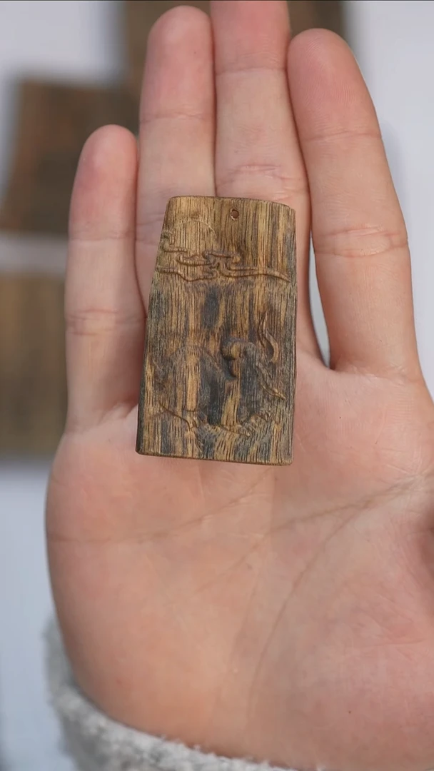 沉香手串紫*喵8克+兔子雕刻件