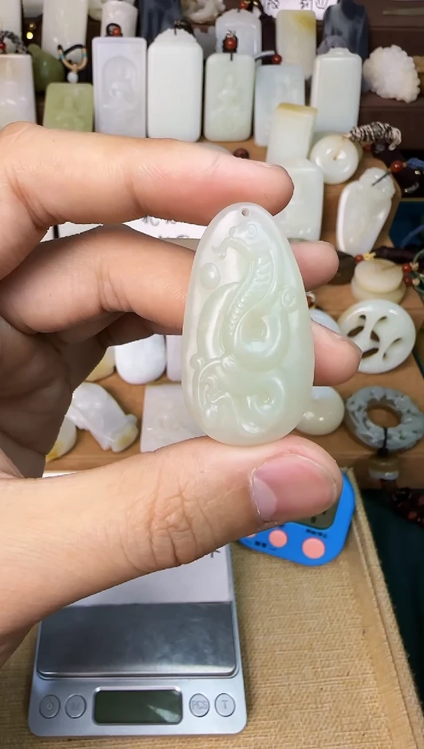 【闪购商品】和田玉颈饰未镶嵌蛇