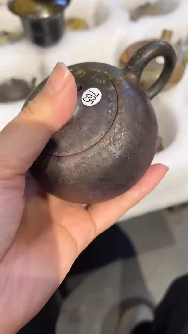 壶765号容量120-130ML陶泥 有打磨痕迹