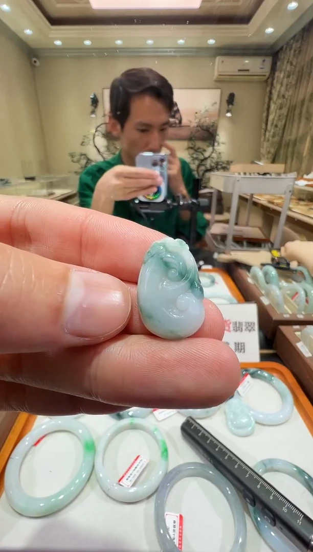 颈饰未镶嵌翡翠-纯天然缅甸A货翡翠如意吊坠-