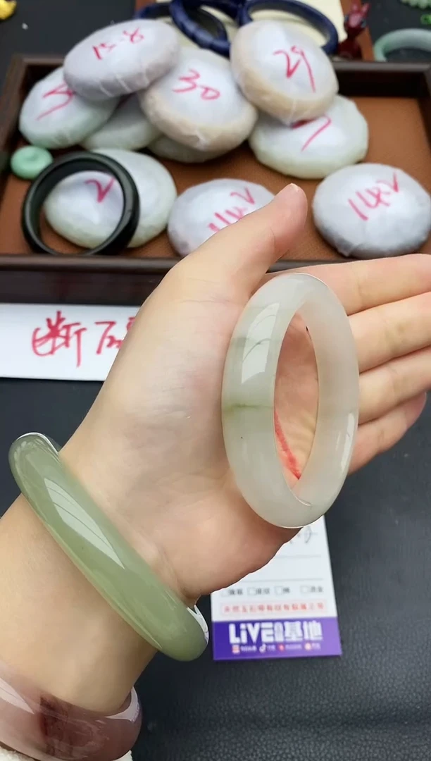 未镶嵌手镯石英质玉182+54/55