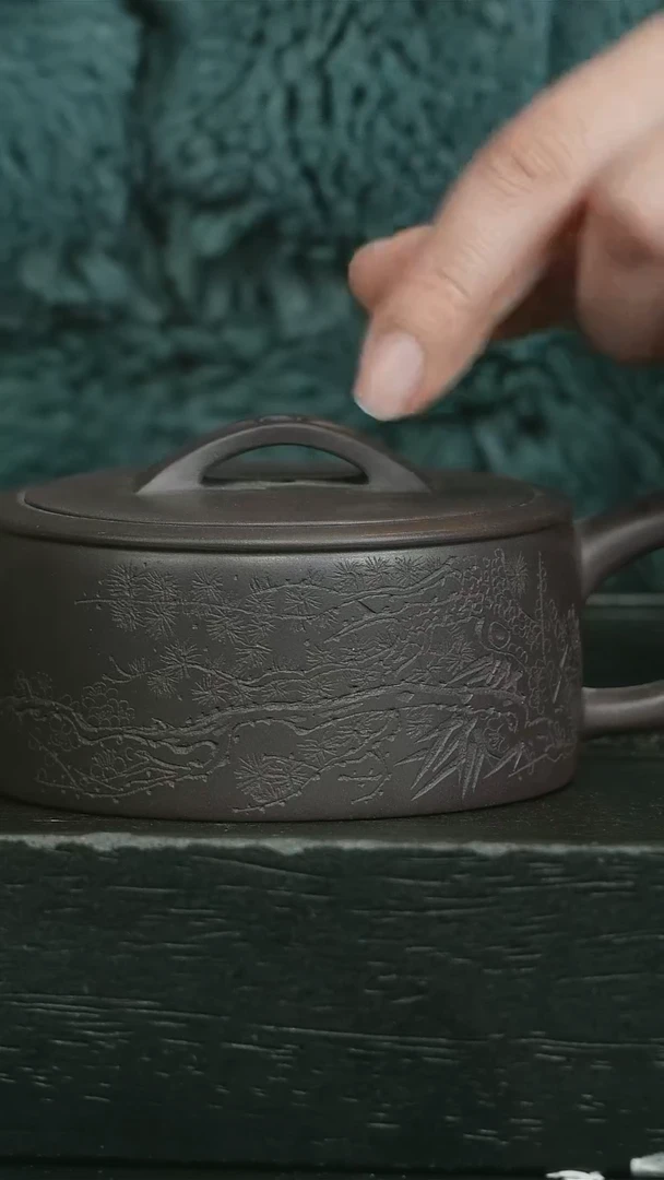 【闪购商品】紫砂茶壶老紫泥刻绘嵌盖汉瓦微瑕fyb