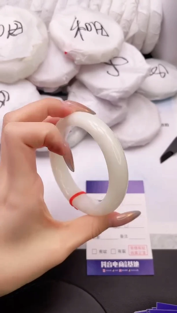 【闪购商品】和田玉手镯未镶嵌8K301-58