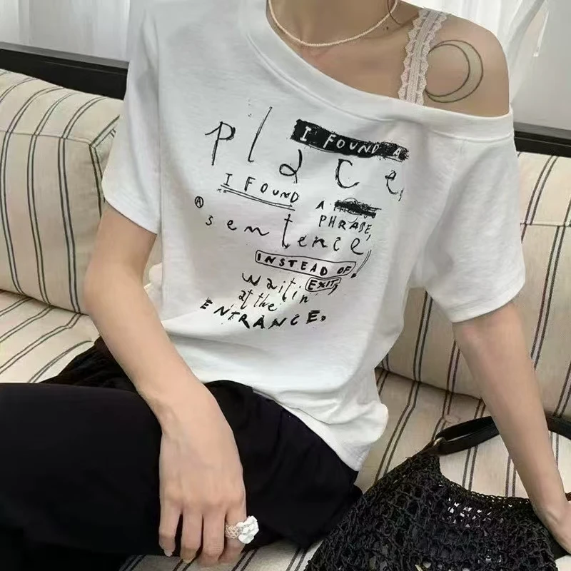 【静姐家】5037/0160 夏季新款字母印花露肩T恤女百搭休闲白色上衣
