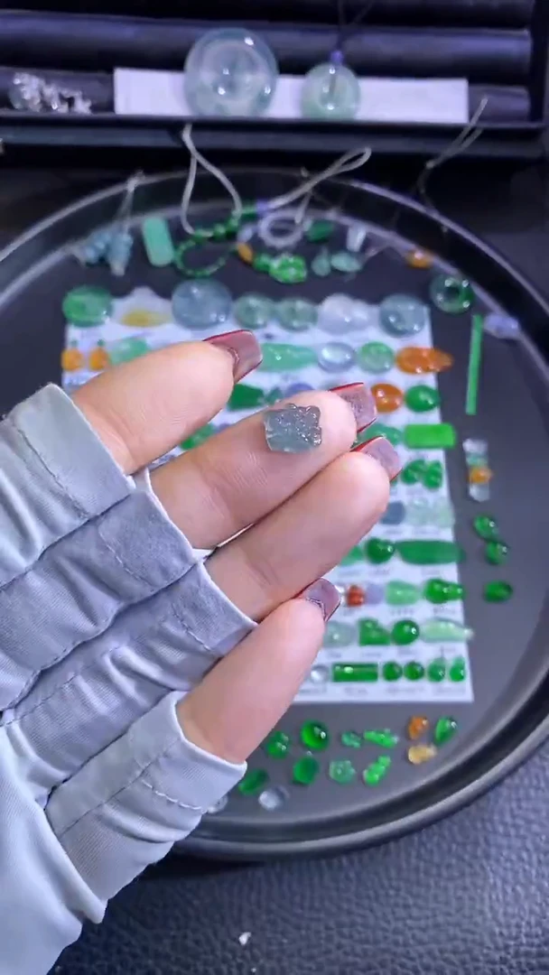 未镶嵌挂件翡翠醒狮