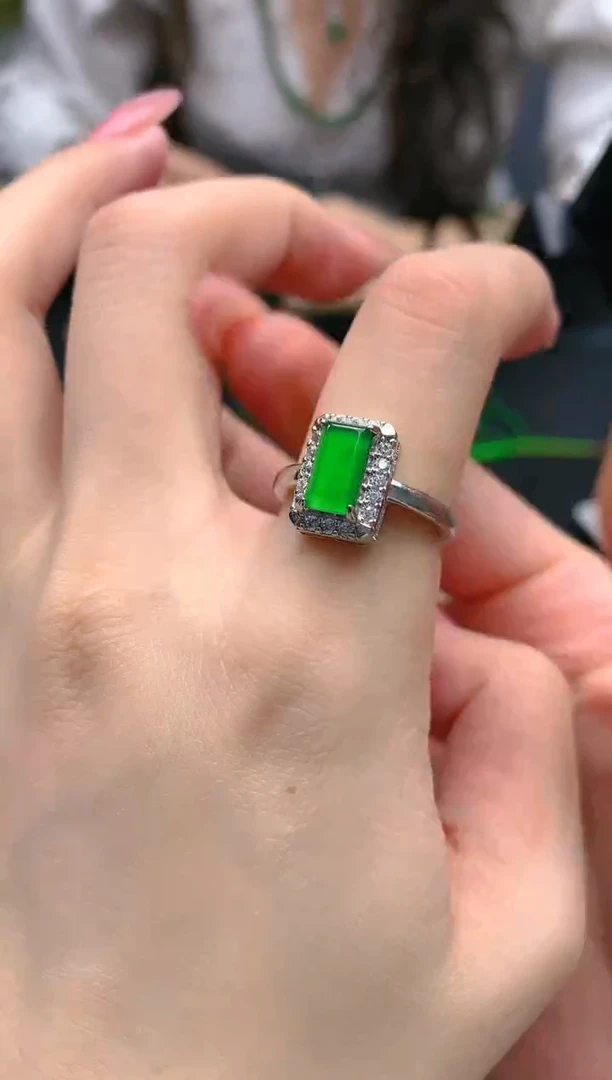 翡翠未镶嵌颈饰天然A货翡翠