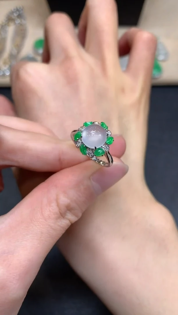 【闪购商品】翡翠戒指18K金镶嵌蛋面【无服务费】