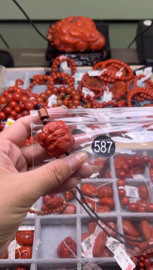 【闪购商品】南红玛瑙珠宝奇石未镶嵌587-
