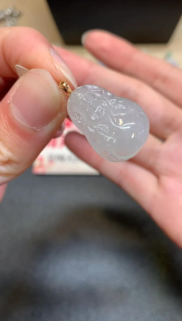 【闪购商品】翡翠颈饰18K金镶嵌财神爷【无服务费】