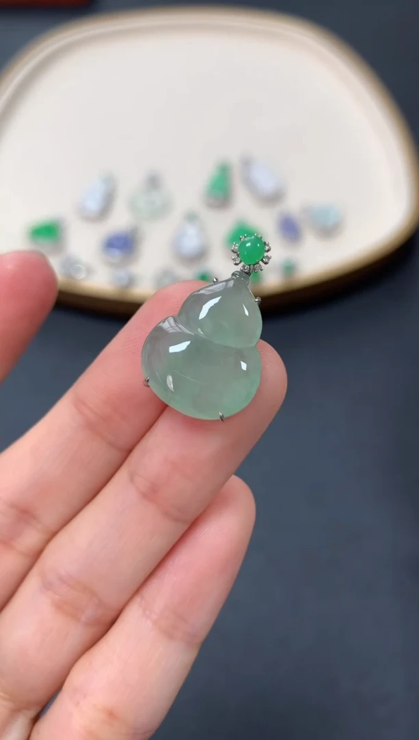 【闪购商品】翡翠吊坠(不含链)18K金镶嵌1680