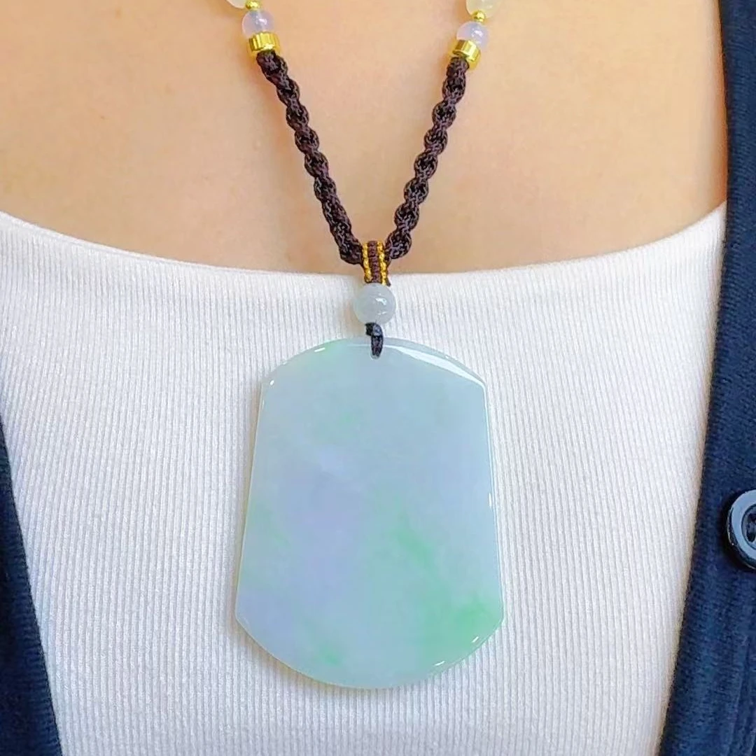 天然翡翠A货高级气质春带彩无事牌高53+宽41+厚5+（多样性发其一）