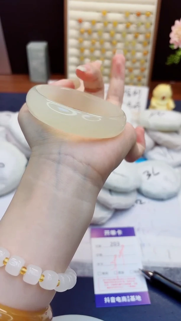 未镶嵌手镯石英质玉203-玉兰白-圈口59