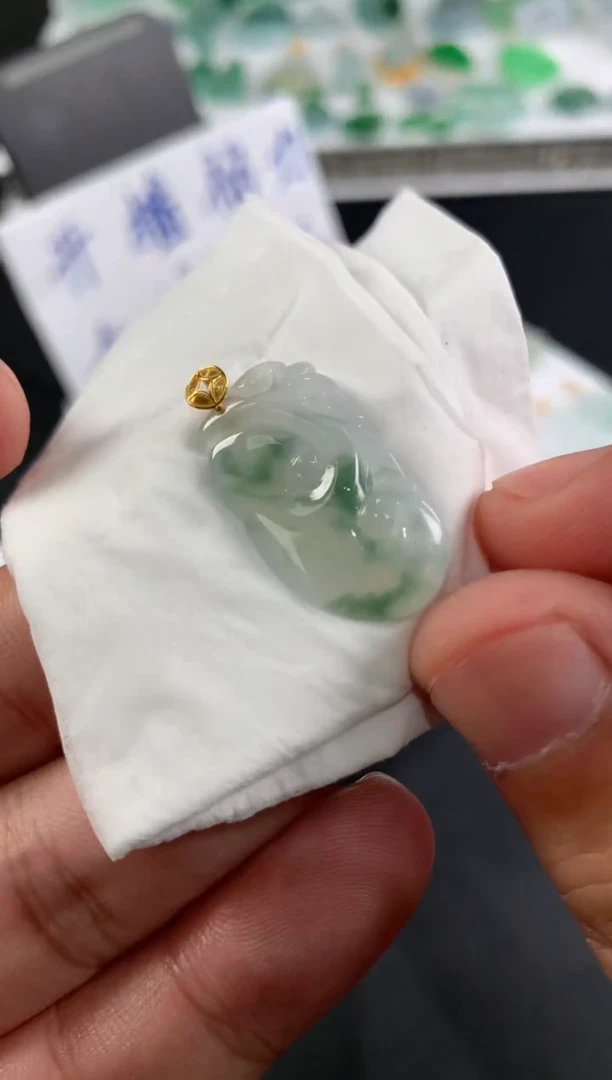 颈饰18K金镶嵌翡翠y***宪翡翠