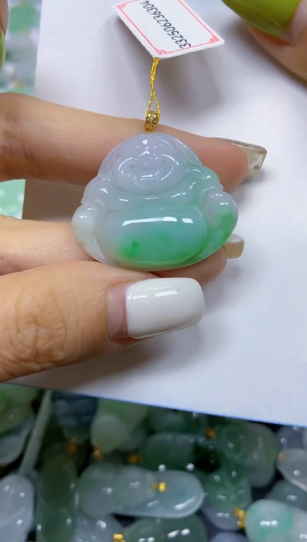 翡翠18K金镶嵌颈饰天然翡翠A货